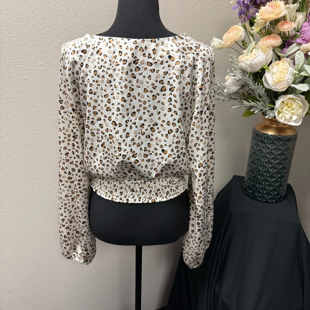 She + Sky Cream Leopard Print Smocked Waist Long Sleeve Blouse L - Picture 3 of 7